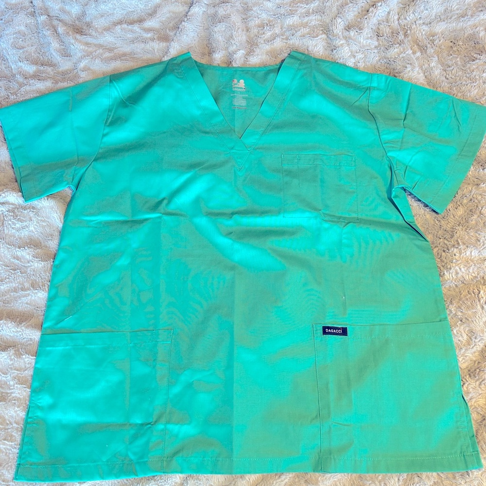 Surgical Green/ Sea Spray Scrubset… tags removed but never worn!! solid quality